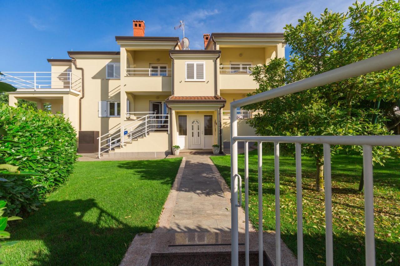Apartmani Martincic Novigrad Istria Eksteriør billede