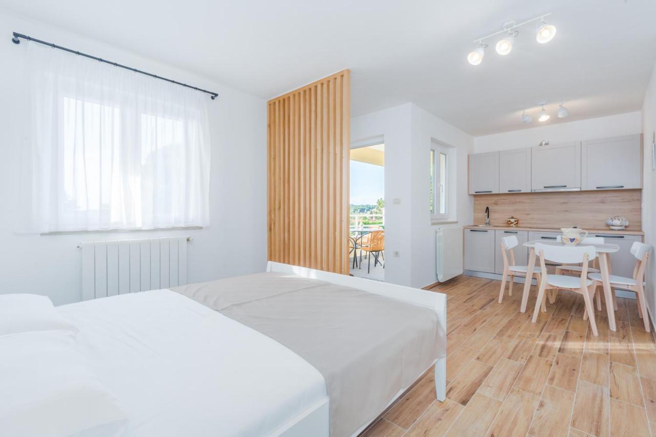 Apartmani Martincic Novigrad Istria Eksteriør billede